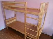 Продам двухярусную деревянную кровать.