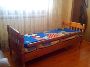 Деревяная детская (подростовая) кровать с матрасом. 